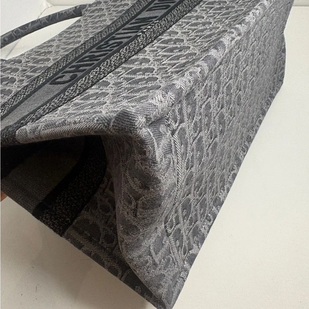 Christian Dior Medium Gray Oblique Book Tote - Picture 7 of 10